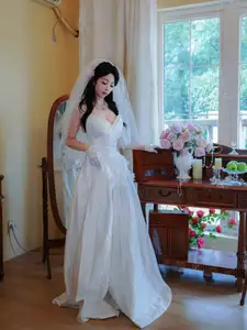 Zhu Zhu Molly: Impressive Debut in a Pristine White Wedding Gown | XiuRen-1