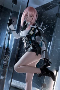 Captivating Sharpness and Futuristic Elegance KuukoW as Yanagi in a Stunning Visual Display-1