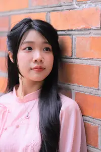 Embracing Vietnamese Grace: Pink Ao Dai Beauty at an Ancient Temple-6