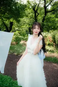 VGU No.180: The Pure Elegance of a Girl in a White Dress with Gentle Lilies-11