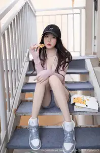 Yu Zi Jiang Fish (No.10542 XiuRen) – Captivating Beauty and Alluring Style-8