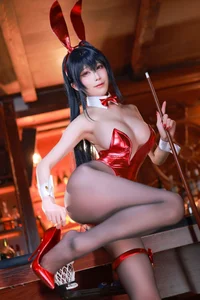 Captivating Shui Miao Aqua as Taihou Bunny in Azur Lane Cosplay Showcase-6