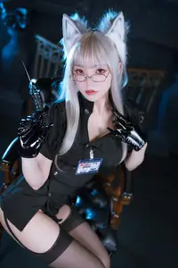 Coser Kurotia Kuro NURSE: Mysterious Black Nurse Cosplay with Seductive Black Silk Stockings-13