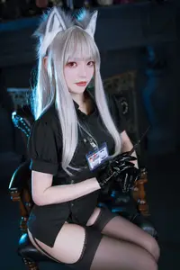 Coser Kurotia Kuro NURSE: Mysterious Black Nurse Cosplay with Seductive Black Silk Stockings-10