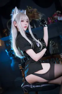 Coser Kurotia Kuro NURSE: Mysterious Black Nurse Cosplay with Seductive Black Silk Stockings-9