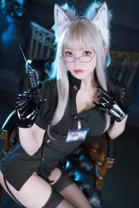 Coser Kurotia Kuro NURSE: Mysterious Black Nurse Cosplay with Seductive Black Silk Stockings-7