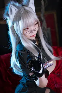 Coser Kurotia Kuro NURSE: Mysterious Black Nurse Cosplay with Seductive Black Silk Stockings-11