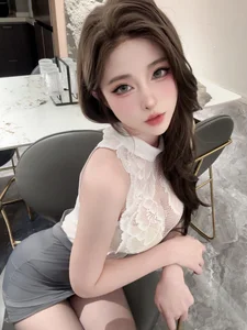 Elegant Secretary Office Cosplay by Qing Shui You Nai – Sophisticated Professional Fashion and Corporate Reception Room Aesthetic Photography Collection-10