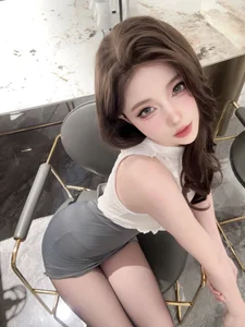 Elegant Secretary Office Cosplay by Qing Shui You Nai – Sophisticated Professional Fashion and Corporate Reception Room Aesthetic Photography Collection-5