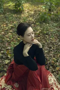 Chenaling_CL's Grace with Classic Horse Skirt in YiTuYu Vol.8784 Collection-24