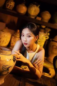 VGU No.4: Alluring Asian Beauty, Captivating Aura in a Classic Pottery Setting-10