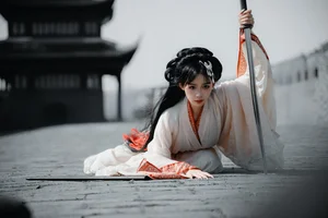 A Timeless Echo of Wuxia: Xiao Xong’s Ethereal Sword Dance-24