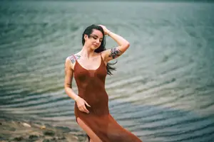 YiTuYu Vol.8807 Kai Li: Graceful Elegance Amidst Rippling Waters-0