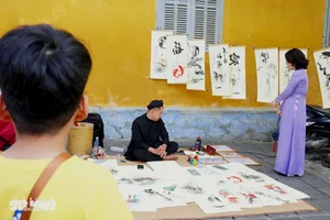 Experience the Vibrant Lunar New Year Celebrations in Hoi An Ancient Town: A UNESCO World Heritage Site Packed with Festive Energy and Culture-8