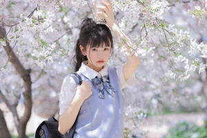 Pure Youthful Vibes with Zhuo Dao Yi Zhi Su Su in YiTuYu Vol.8890-1