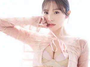 Discover Ayaka Hidari's Pure Charm in Left Vol.2: A Captivating Glimpse of Japanese Beauty-1