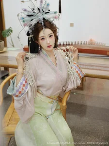 Elegant Classical Asian Fashion Photography Featuring Li Shuang'er in XiuRen No.10736 – A Blend of Traditional Grace and Modern Sophistication.-19