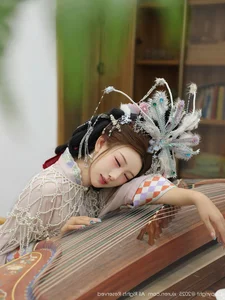 Elegant Classical Asian Fashion Photography Featuring Li Shuang'er in XiuRen No.10736 – A Blend of Traditional Grace and Modern Sophistication.-14