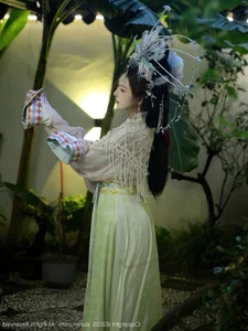 Elegant Classical Asian Fashion Photography Featuring Li Shuang'er in XiuRen No.10736 – A Blend of Traditional Grace and Modern Sophistication.-18