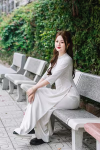 VGU No.105: Serene Beauty A Vietnamese Girl in Elegant White Áo Dài-6