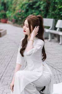 VGU No.105: Serene Beauty A Vietnamese Girl in Elegant White Áo Dài-4