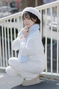 Discover YiTuYu Vol.8625: Yu Pao Pao's Gentle Charm in Warm Winter Sun-4