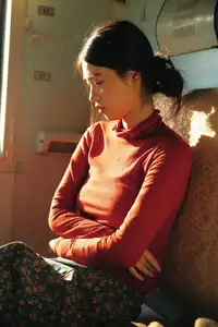 YiTuYu Vol.8622 He Zi: A Muse Bathed in Dreamy Golden Light-8