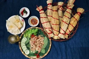 Discovering Tré: The Unique Vietnamese Fermented Pork Specialty Wrapped in Traditional Rice Straw Bundles from Gia Lai-5