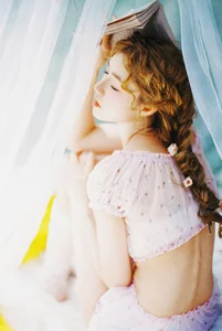 Serene Garden Portraits: Yu Han Relaxes Under Floral Vines in YiTuYu Art Language Vol.9129 Photography Collection-3