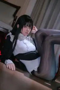 Coser Yu Yu: Alluring Black Stocking Nun – Exclusive Photo Set (41P)-5