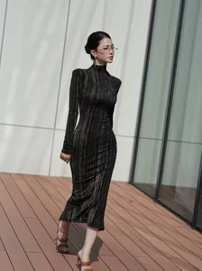 Timeless Elegance: "Quang Ninh Beauty" Tran Ngoc Bich Captivates in Traditional Vietnamese Ao Dai-6