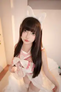 Coser Kagurazaka Mafuyu as White Cat Princess: Pure, Charming, and Unforgettable Beauty-9