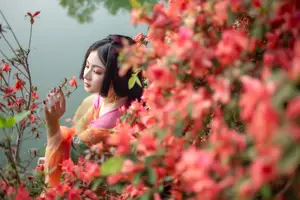 Ling Ji Chu De Mi Tuan Vol.8770 Captivating East Asian Grace Amidst Vibrant Blossoms YiTuYu-14