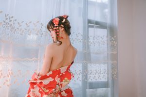 Coser Kanoko Chitanda Elegant Yukata Charm in a Cozy Indoor Setting 0003-9106387162-0
