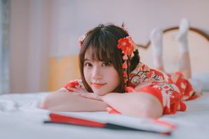 Coser Kanoko Chitanda Elegant Yukata Charm in a Cozy Indoor Setting 0003-9106387162-11