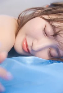 Stunning Portrait Collection of Sarina Momonaga: Aesthetic Date Day Fashion and Urban Lifestyle Inspiration from the Perfect Day For A Date Series-25