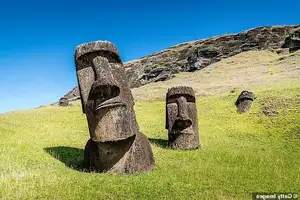Decoding the Mystery of Easter Island's Giant Moai Statues: Origins and Craftsmanship-9
