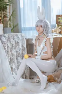 Coser 51Jiang as Azur Lane Acasta: Enchanting White Bunny Girl Cosplay-11
