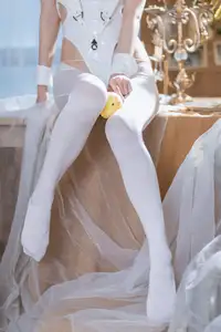 Coser 51Jiang as Azur Lane Acasta: Enchanting White Bunny Girl Cosplay-1