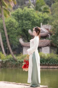 Elegant Vietnamese Ao Dai: Discover the Timeless Beauty of Traditional Fashion and Cultural Heritage in Vietnam-10