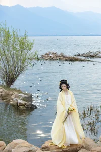 Ethereal Grace of Wan Jiang Ting in YiTuYu Art Language Vol.8851 by the Lake-23