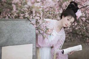 Elegant Portrait Photography: YiTuYu Art Language Vol.9174 featuring Model Fei Fei Xiang Bao Fu - Stunning 36P Visual Collection-13