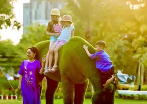 Experience the Vibrant Lunar New Year in Ho Chi Minh City: Stunning Tet Decorations and Nguyen Hue Flower Street Celebrations in Vietnam-3