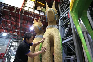 Experience the Vibrant Lunar New Year in Ho Chi Minh City: Stunning Tet Decorations and Nguyen Hue Flower Street Celebrations in Vietnam-5