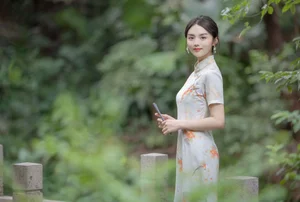 Ethereal Elegance: Yi Ming’s Timeless Portraits at the Hidden Guangzhou Orchid Garden-5