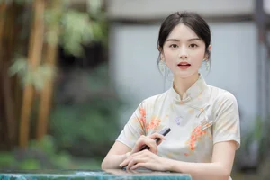 Ethereal Elegance: Yi Ming’s Timeless Portraits at the Hidden Guangzhou Orchid Garden-15