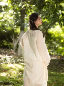 Qiu Qiu: Gentle Grace in Nature - Inspiring YiTuYu Vol.8828 Collection-2