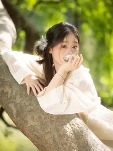 Qiu Qiu: Gentle Grace in Nature - Inspiring YiTuYu Vol.8828 Collection-15