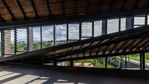 Stunning Tent-Inspired Modern House in Nha Trang: A Tropical Oasis Blending Innovative Architecture with Lush Indoor Gardens and Natural Light-7