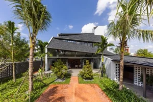 Stunning Tent-Inspired Modern House in Nha Trang: A Tropical Oasis Blending Innovative Architecture with Lush Indoor Gardens and Natural Light-5